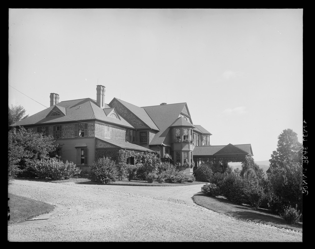 Bonnie Brae photographed by Edwin Hale Lincoln